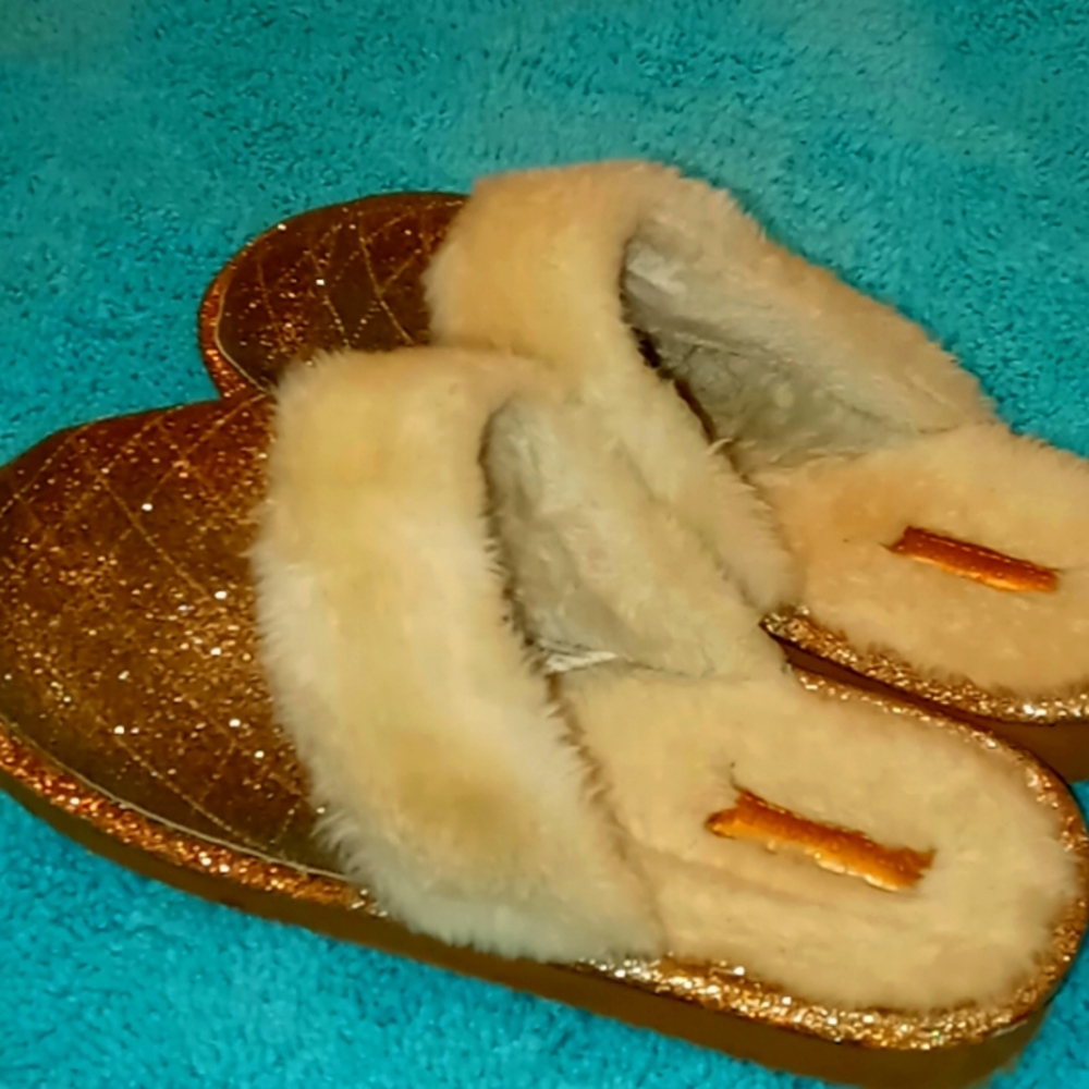 Spa Sisters,7.5,Creamy gold